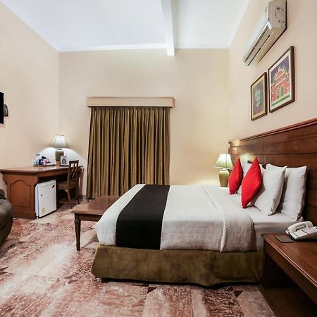 Capital O 10953 Dayal Lodge - A Boutique Hotel Agra  Zewnętrze zdjęcie