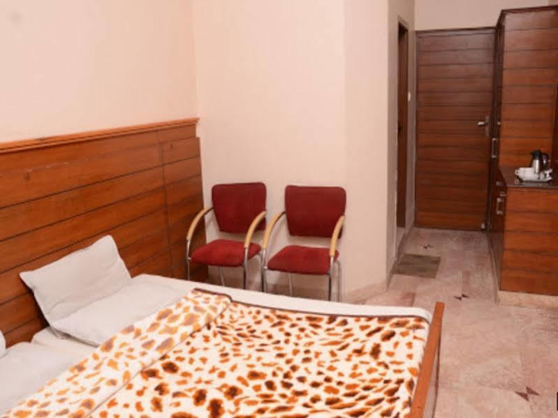 Capital O 10953 Dayal Lodge - A Boutique Hotel Agra  Zewnętrze zdjęcie